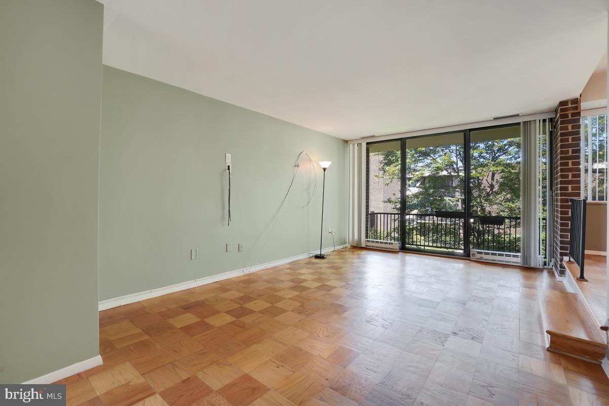 2103 Walsh View Terrace, Unit 16202 Silver Spring, MD 20902 - Photo 5 of 30