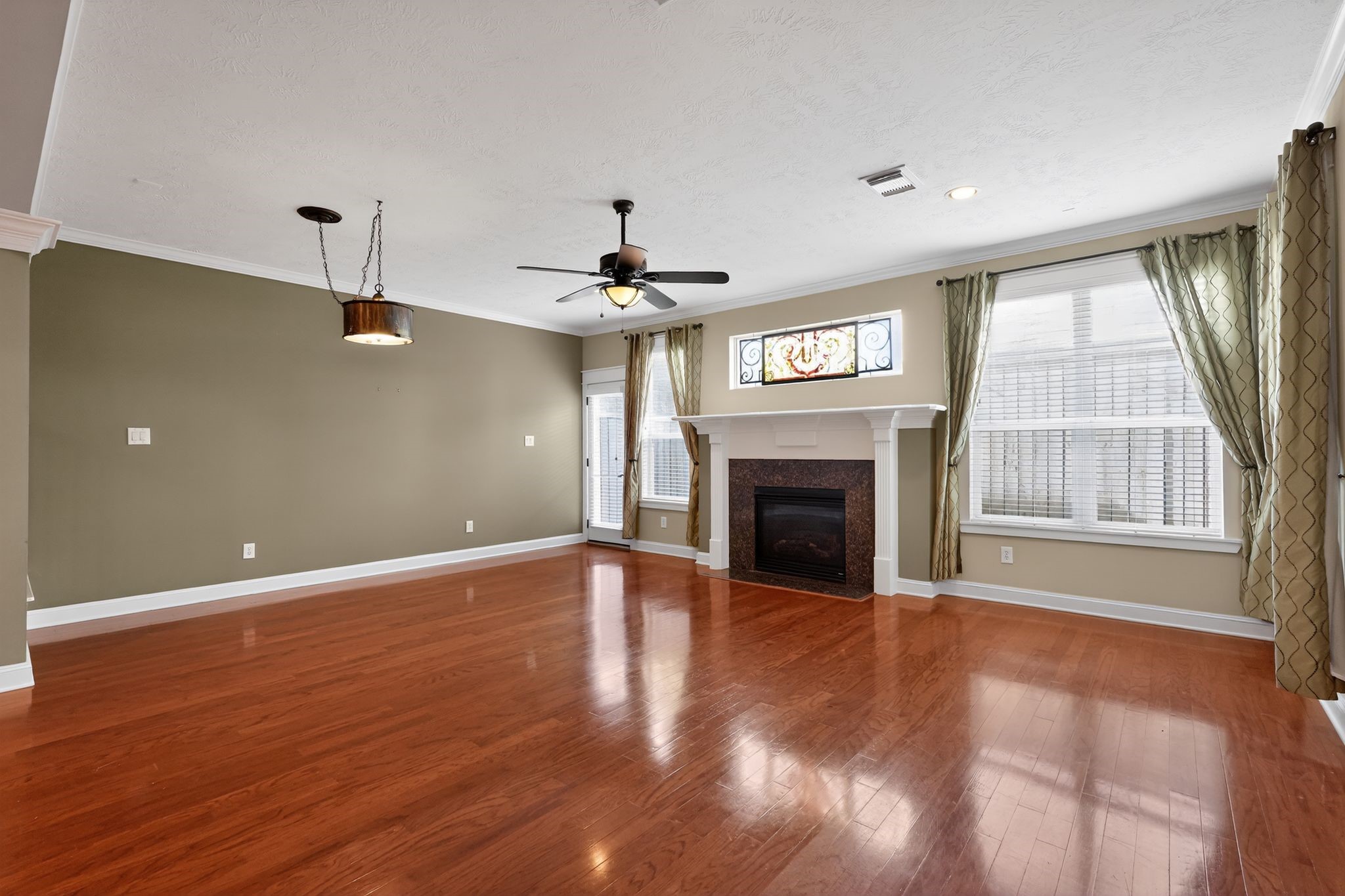 2636 Couch Street Houston, TX 77008 - Photo 11 of 36
