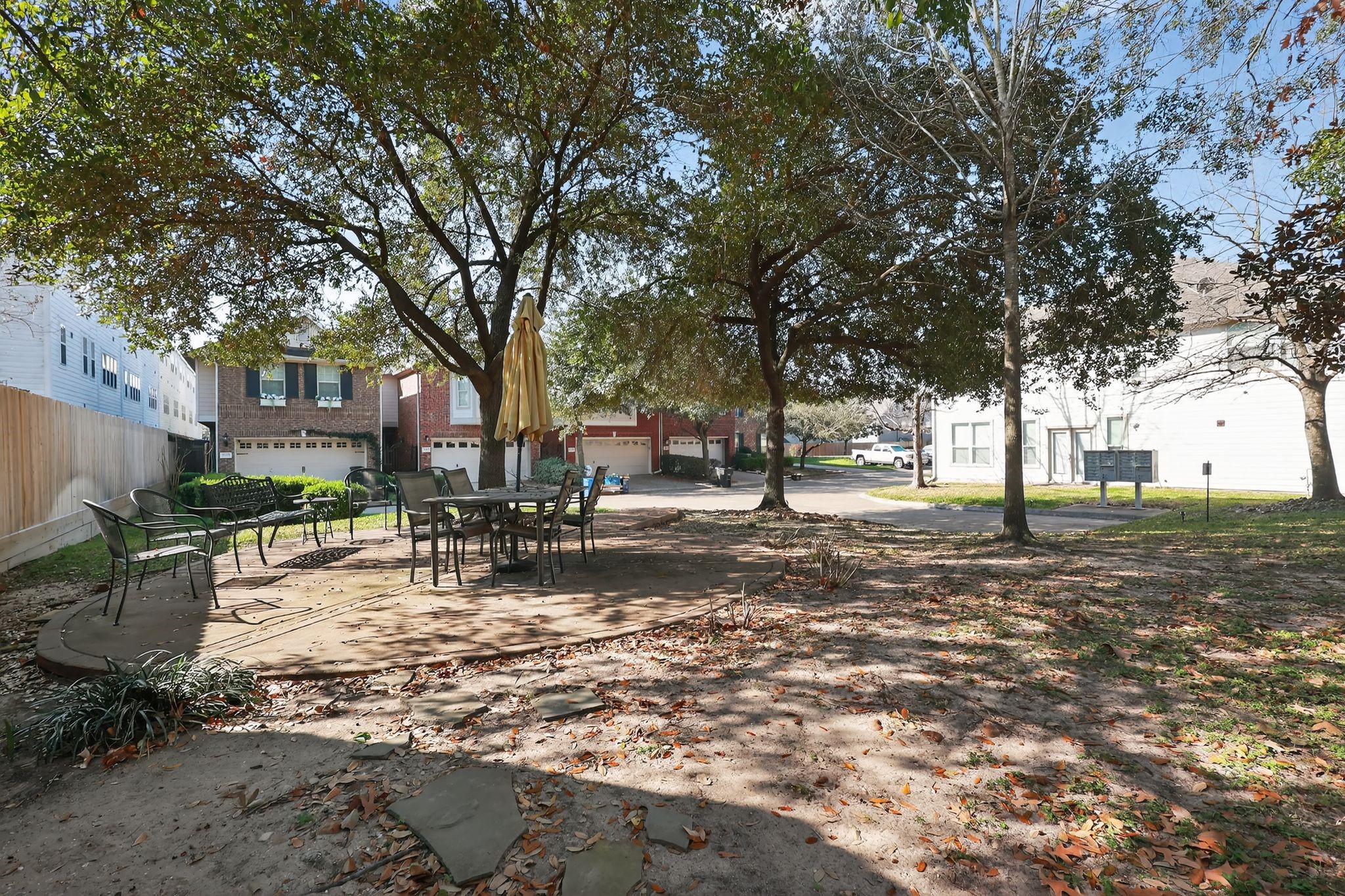2636 Couch Street Houston, TX 77008 - Photo 34 of 36