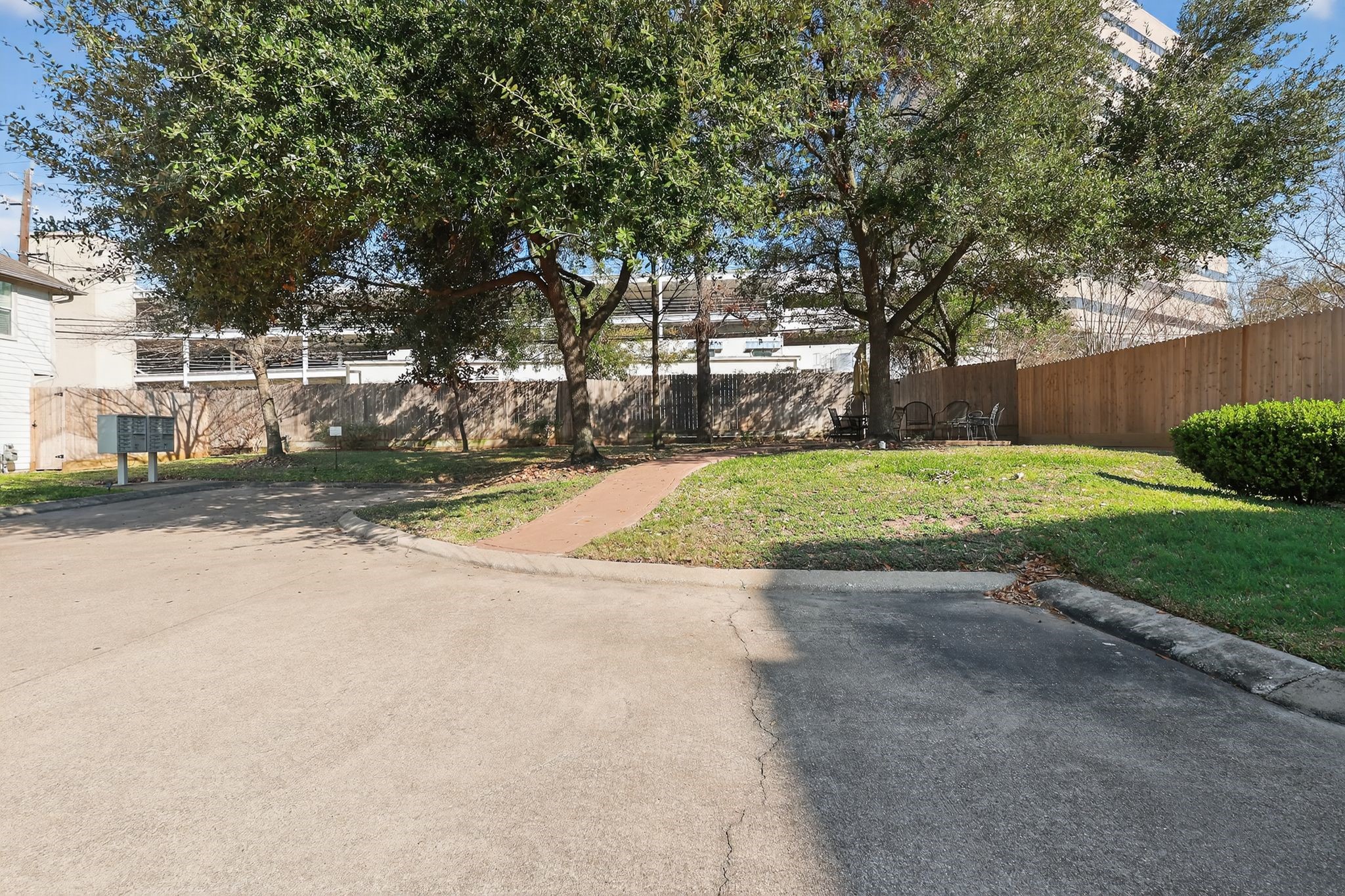 2636 Couch Street Houston, TX 77008 - Photo 35 of 36