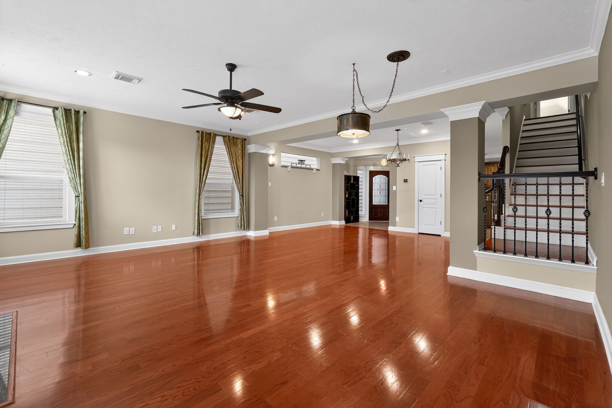 2636 Couch Street Houston, TX 77008 - Photo 10 of 36