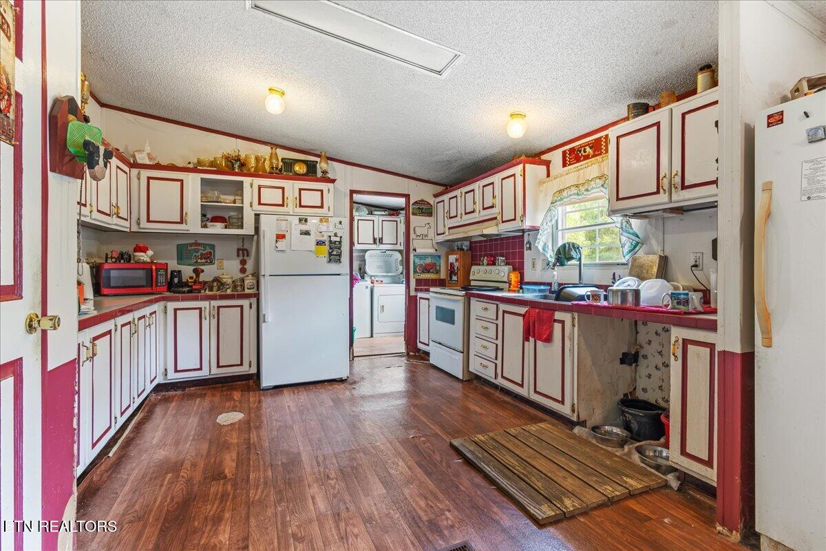 221 Baker Farm Road Tellico Plains, TN 37385 - Photo 9 of 33 04-221 Baker Farm Rd-6