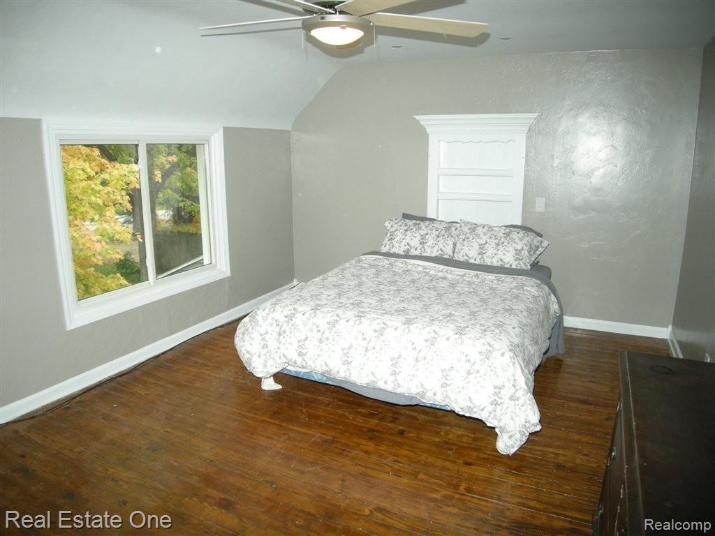 923 Benstein Road Walled Lake, MI 48390 - Photo 14 of 25 Master Bedroom