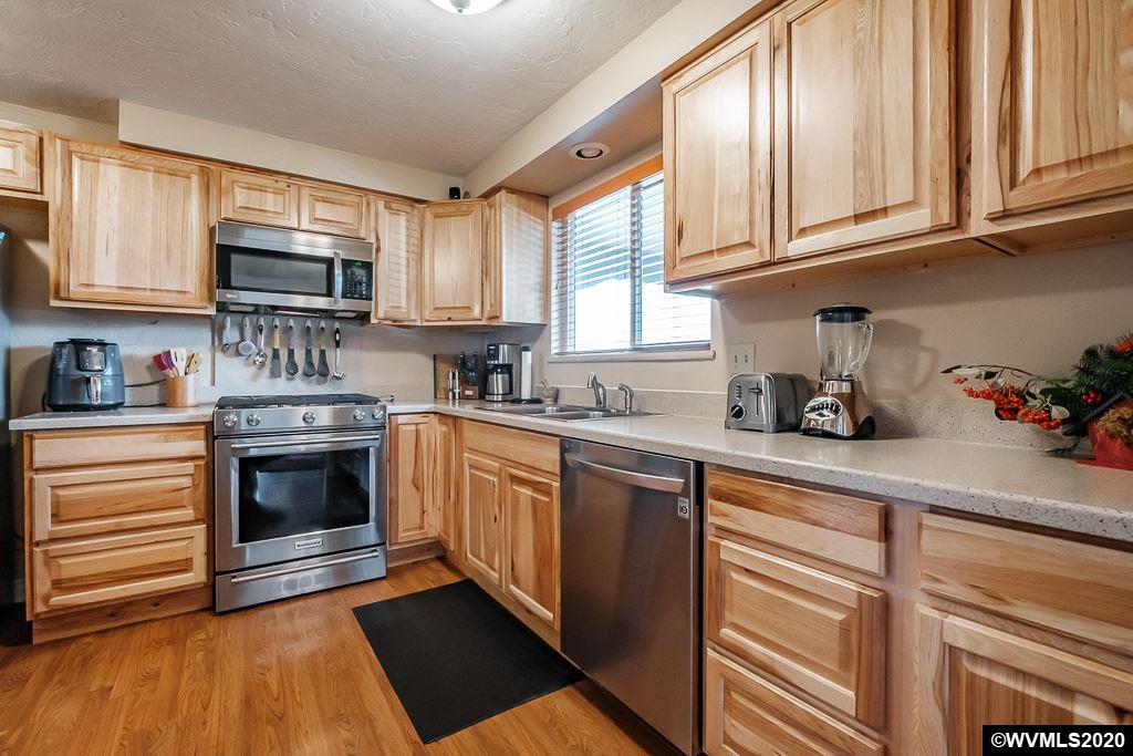1675 Northeast Mayview Drive Albany, OR 97321 - Photo 18 of 41