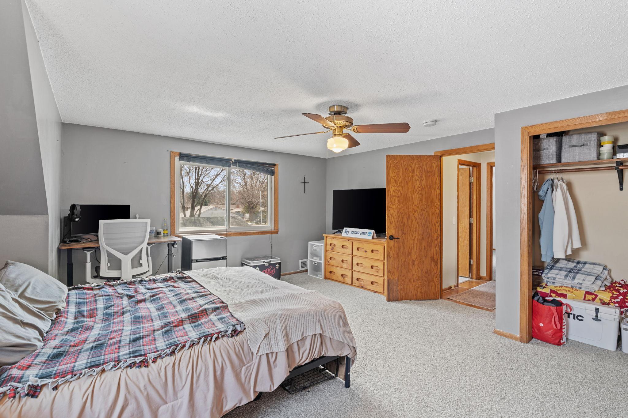 2476 Ridge Lane St. Paul, MN 55112 - Photo 20 of 41