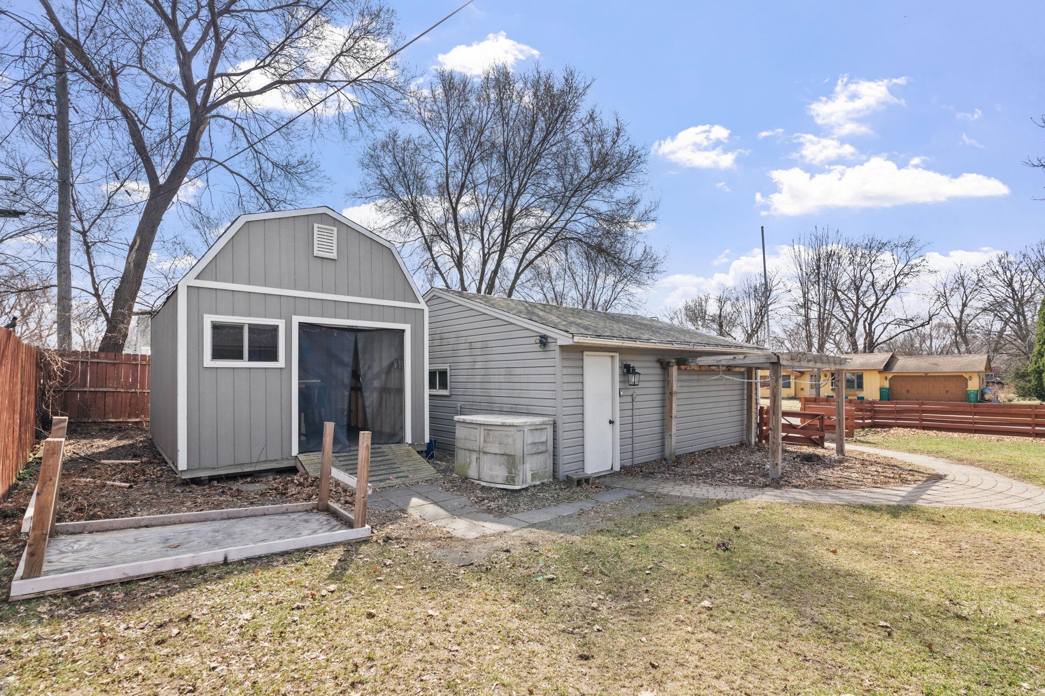 2476 Ridge Lane St. Paul, MN 55112 - Photo 39 of 41