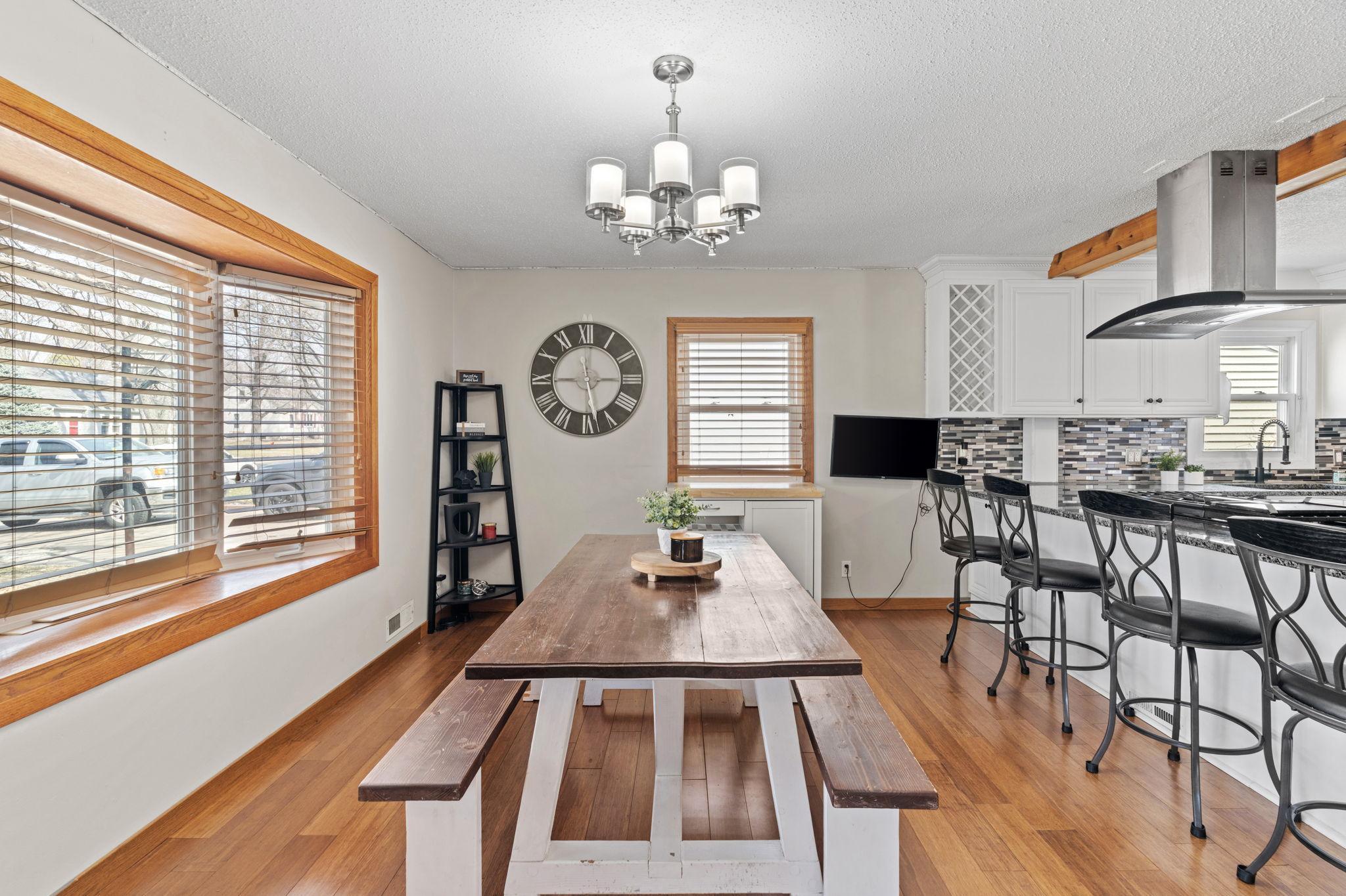 2476 Ridge Lane St. Paul, MN 55112 - Photo 7 of 41