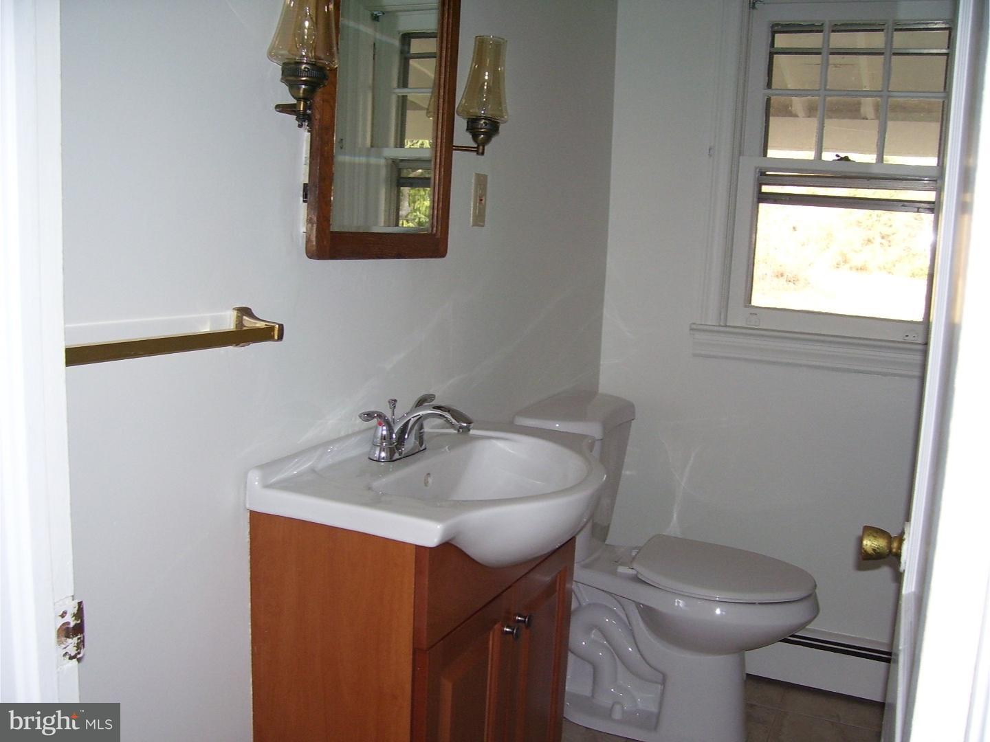 1031 Cherry Tree Road Aston, PA 19014 - Photo 4 of 25