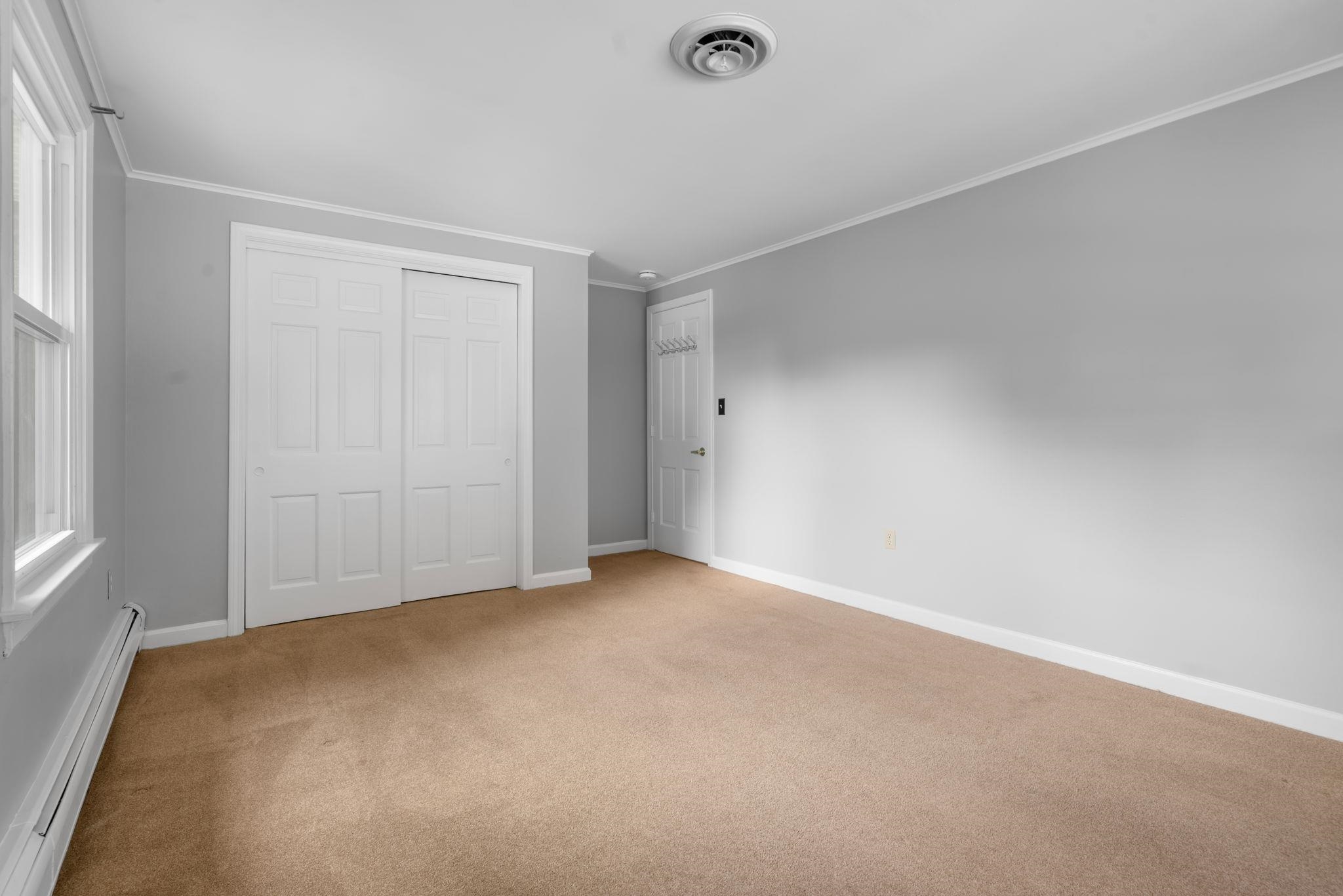 23 Mid. Dunstable Road Nashua, NH 03062 - Photo 33 of 48