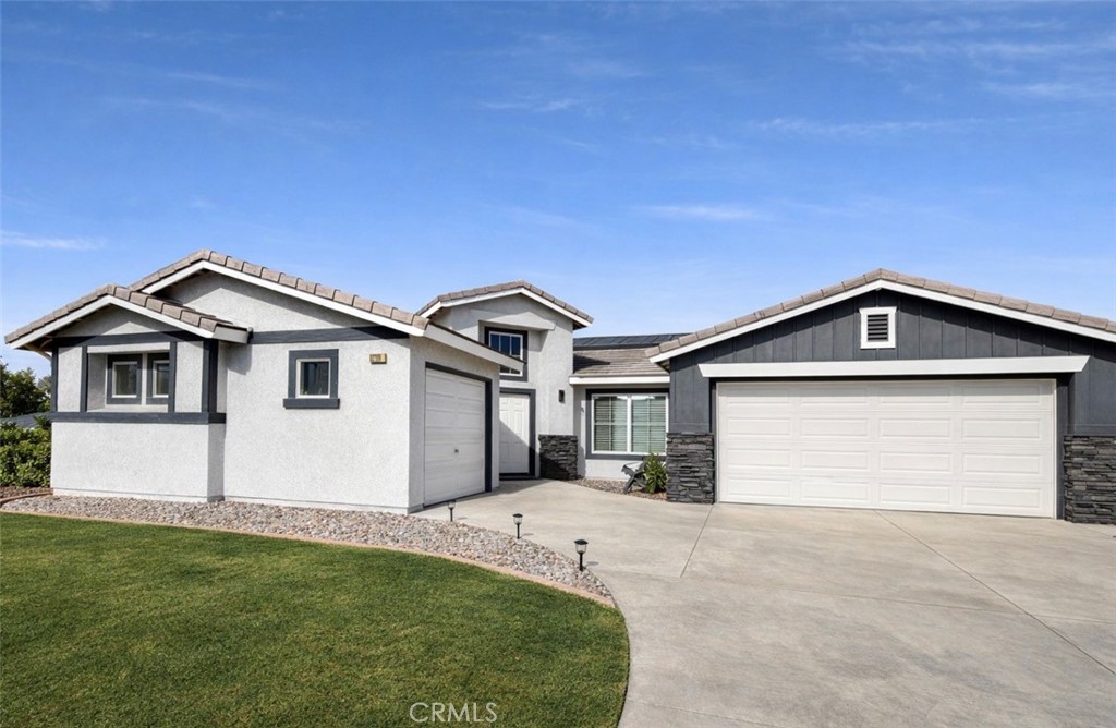 13200 Dos Palmas Road Victorville, CA 92392 - Photo 1 of 26