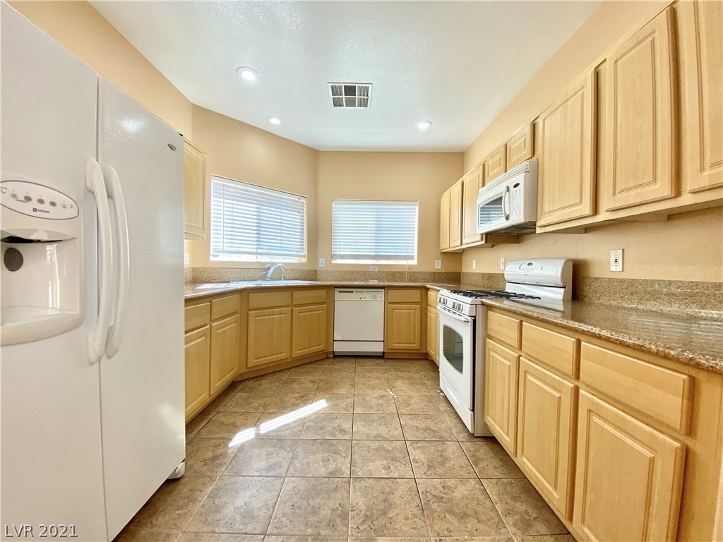 9288 Pineneedle Ridge Street Las Vegas, NV 89178 - Photo 7 of 27