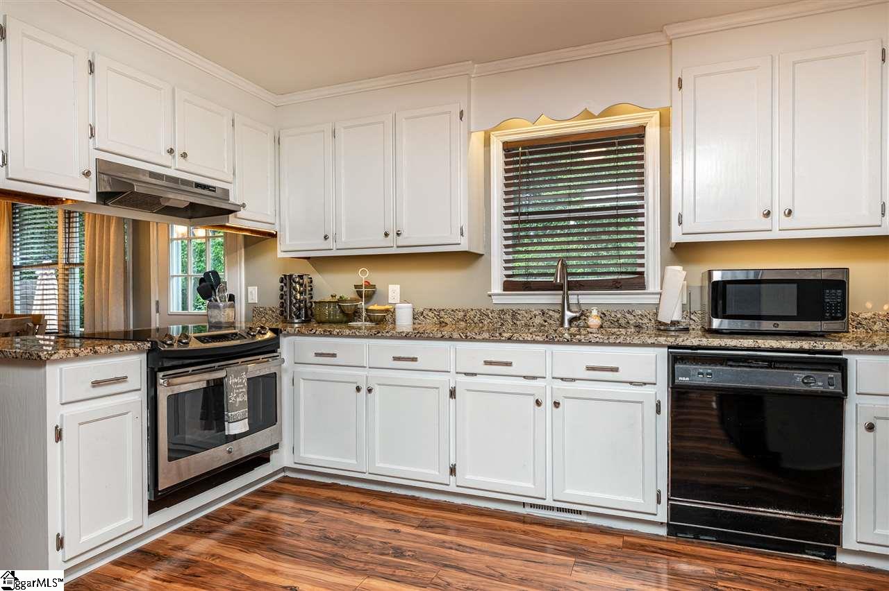 1936 Sitton Hill Road Easley, SC 29642 - Photo 7 of 29 Gallery Image 7