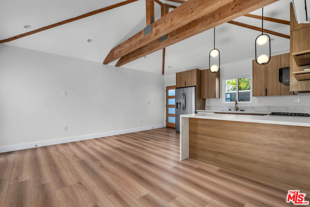 2766 North Frederic Street Burbank, CA 91504 - Photo 6 of 18