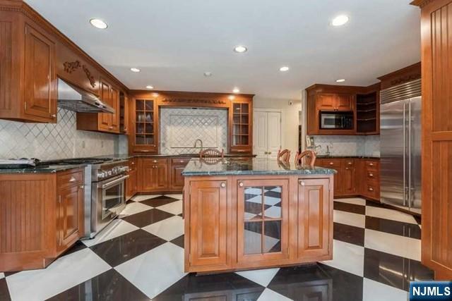 166 Churchill Road Tenafly, NJ 07670 - Photo 8 of 50
