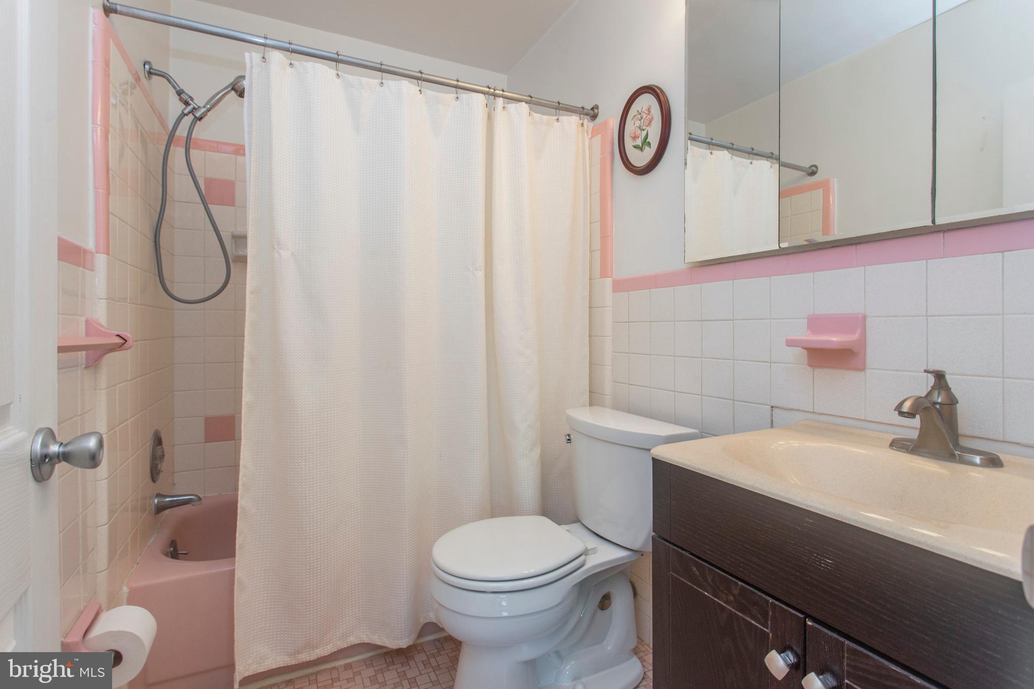 345 Golf Hills Road Havertown, PA 19083 - Photo 29 of 41 Hall Bath
