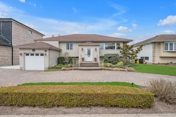 $1,229,000 | 849 Flanders Drive, Valley Stream, NY 11581