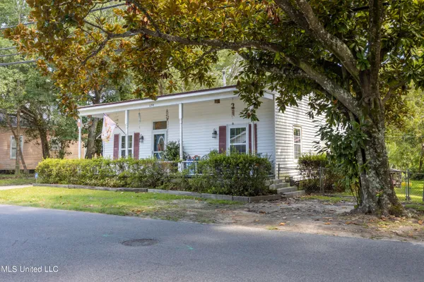 $599,500 | 1204 Porter Avenue, Ocean Springs, MS 39564