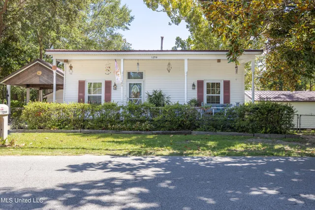 $599,500 | 1204 Porter Avenue, Ocean Springs, MS 39564