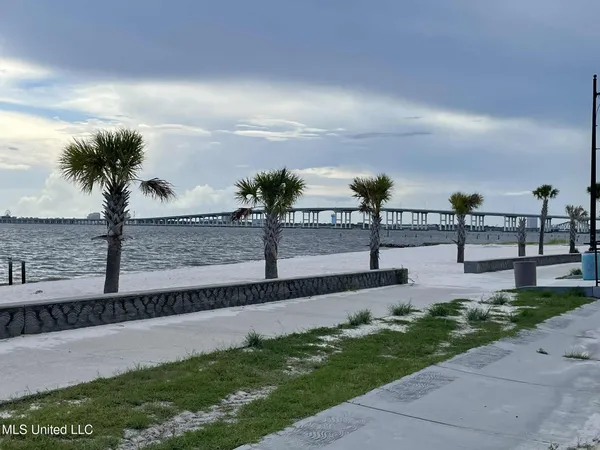 $599,500 | 1204 Porter Avenue, Ocean Springs, MS 39564
