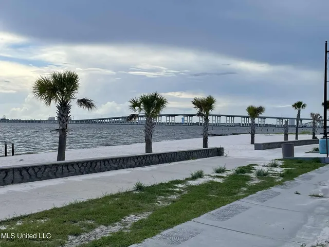 $599,500 | 1204 Porter Avenue, Ocean Springs, MS 39564