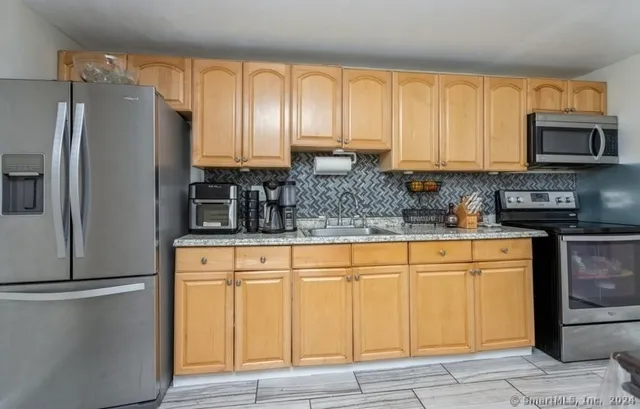 $84,900 | 25 Liberty Street, Unit E, New Haven, CT 06519