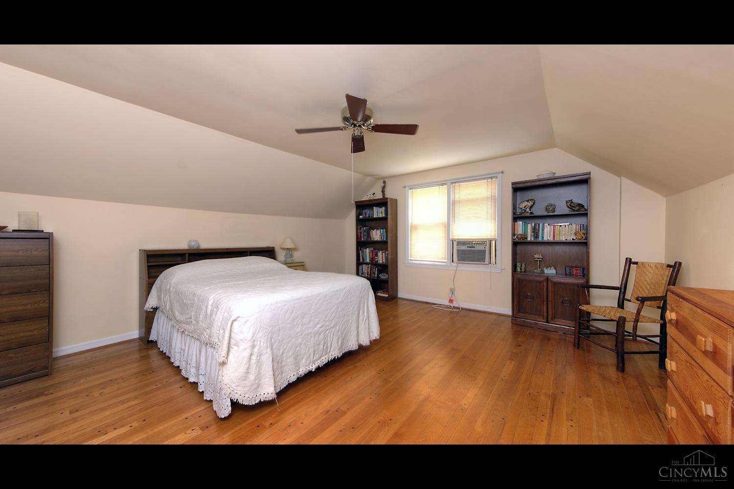 300 Ingram Road Greenhills, OH 45218 - Photo 8 of 14