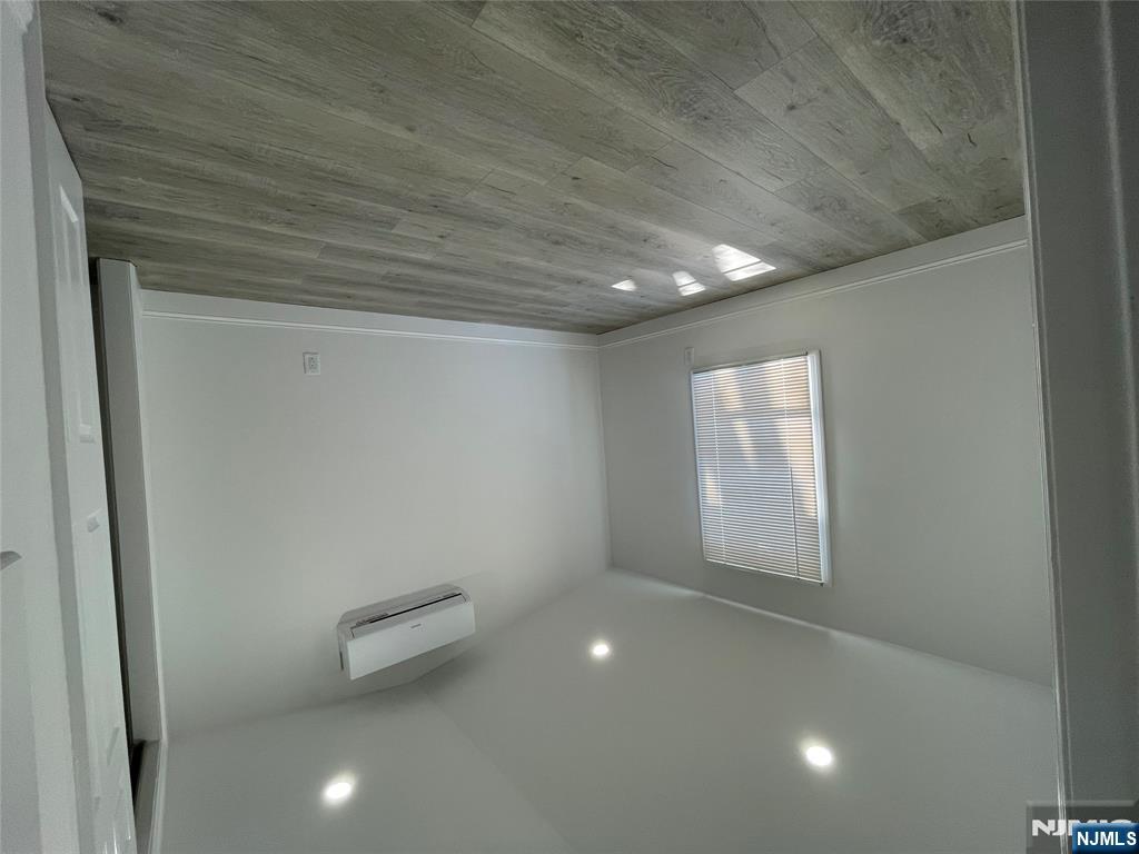 10 3rd Street Wayne, NJ 07470 - Photo 3 of 13