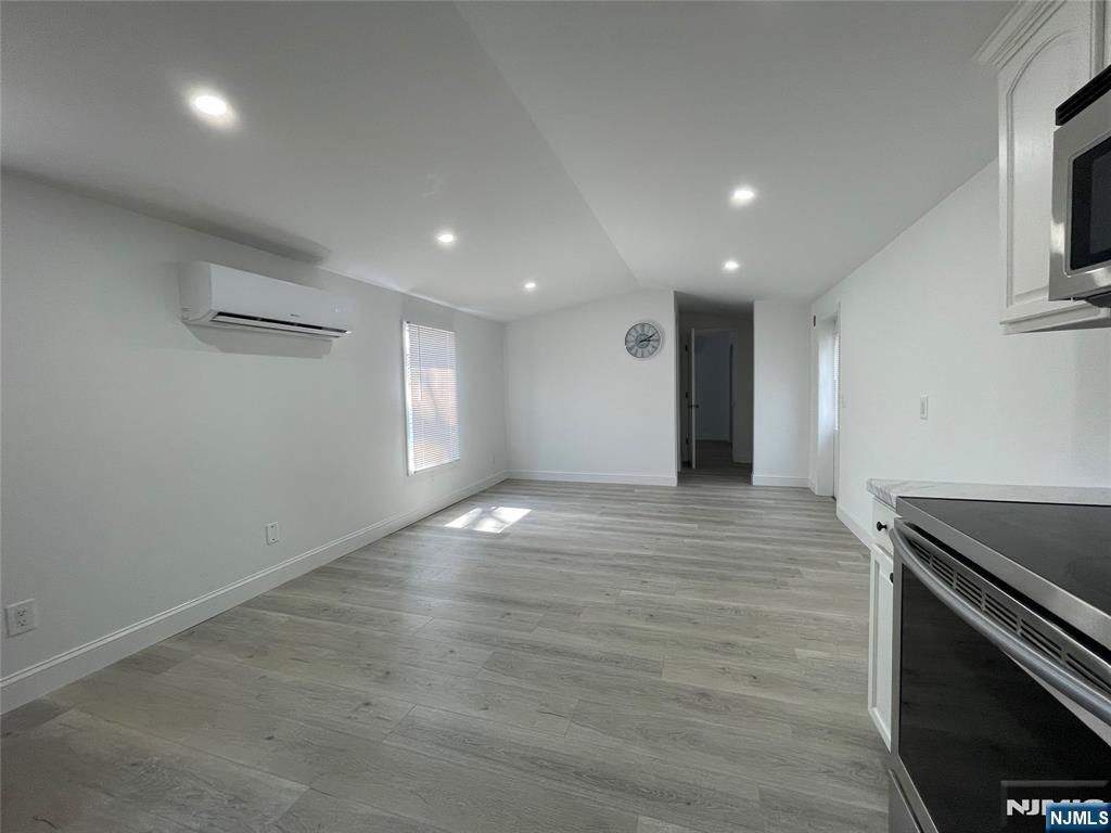 10 3rd Street Wayne, NJ 07470 - Photo 10 of 13