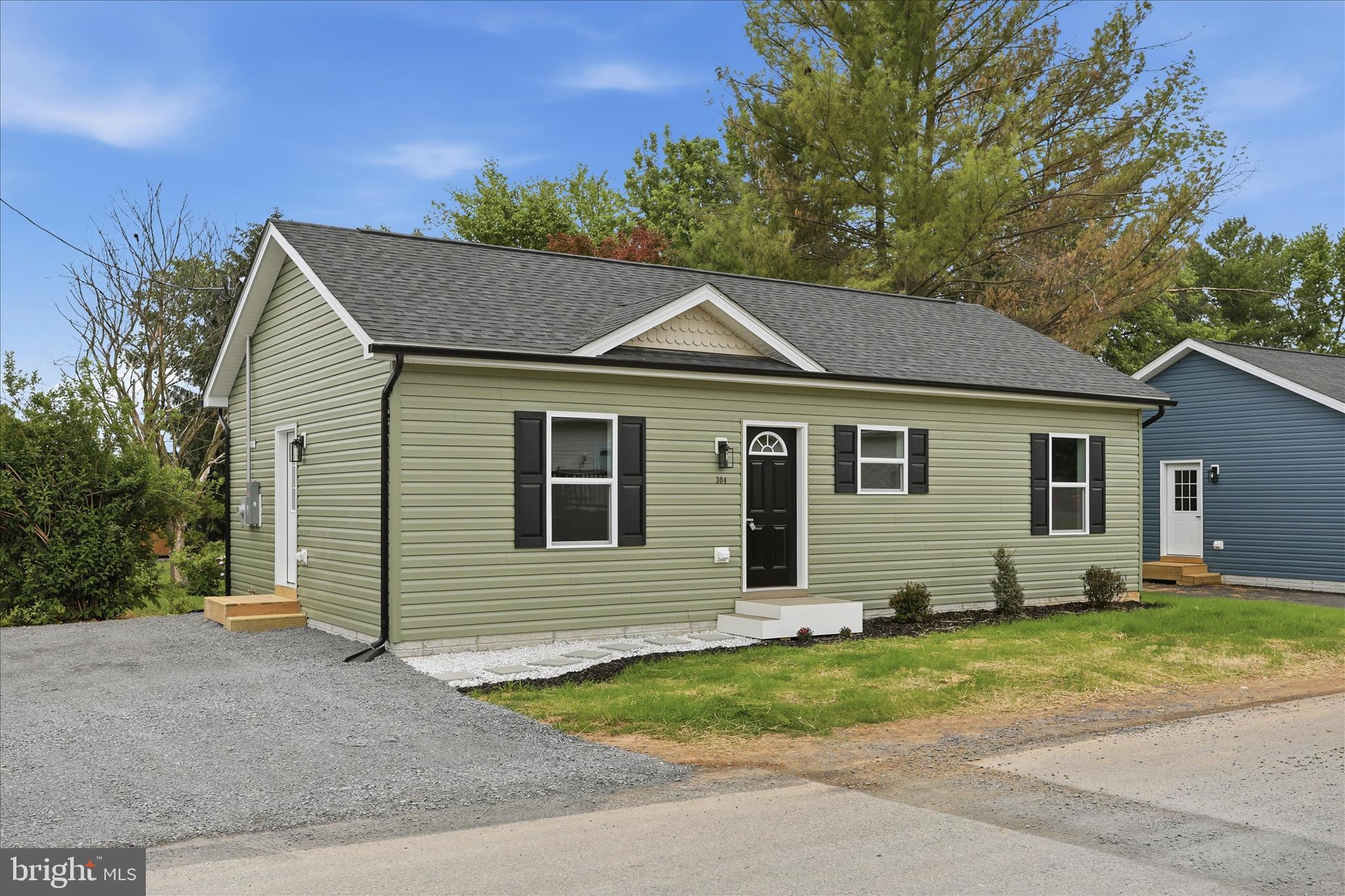 304 East 11th Avenue Ranson, WV 25438 - Photo 2 of 26