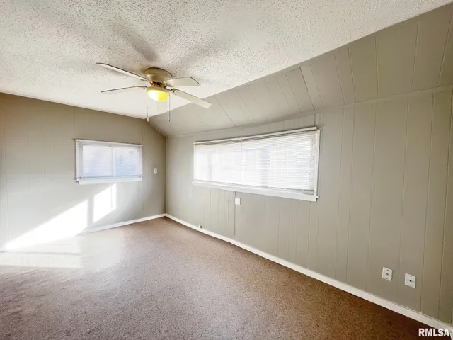 $899 | 1219 West Purtscher Drive, Peoria, IL 61614