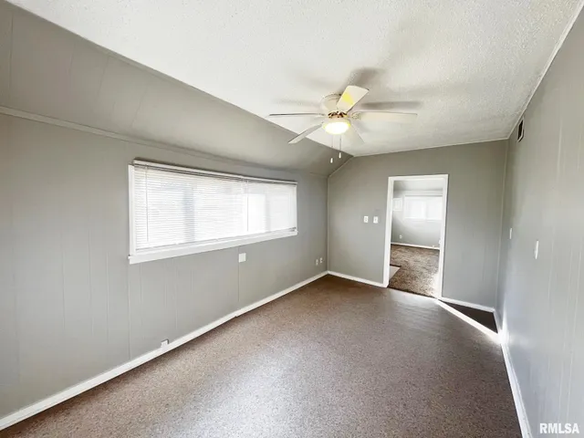 $899 | 1219 West Purtscher Drive, Peoria, IL 61614