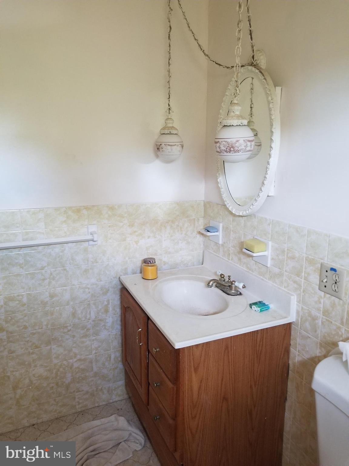 27 East Line Street Penns Grove, NJ 08069 - Photo 11 of 19