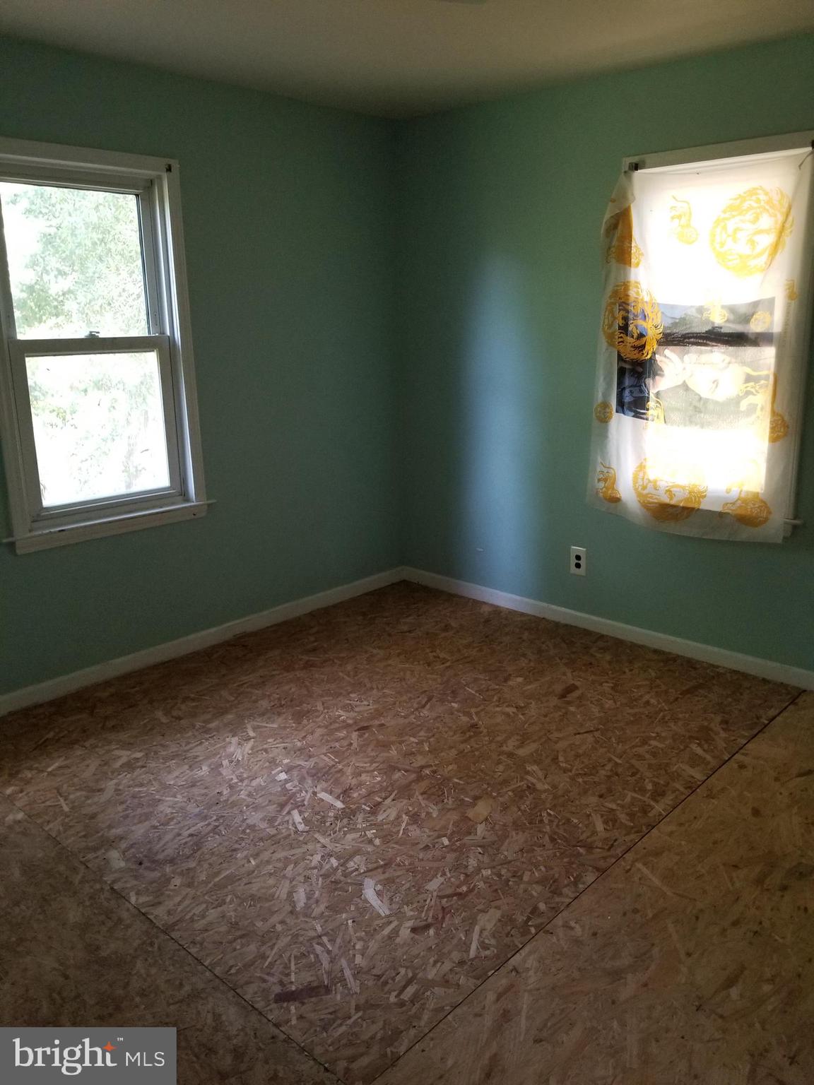 27 East Line Street Penns Grove, NJ 08069 - Photo 12 of 19