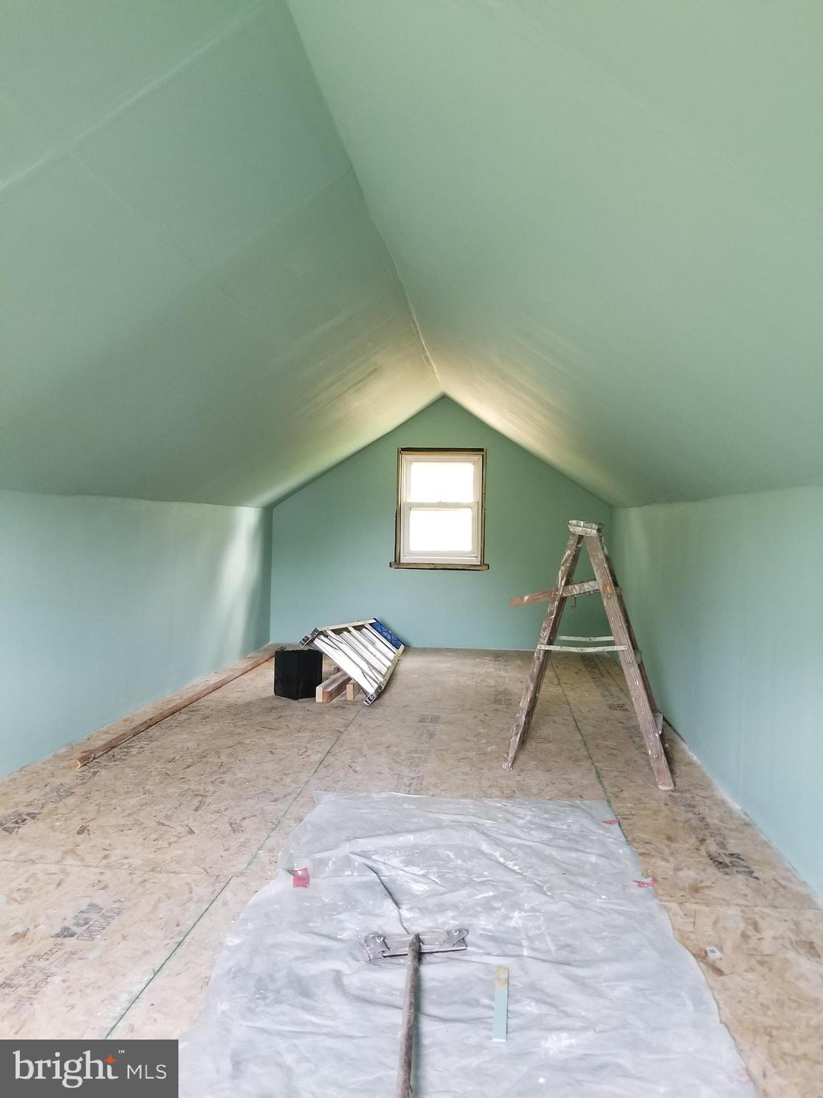 27 East Line Street Penns Grove, NJ 08069 - Photo 14 of 19