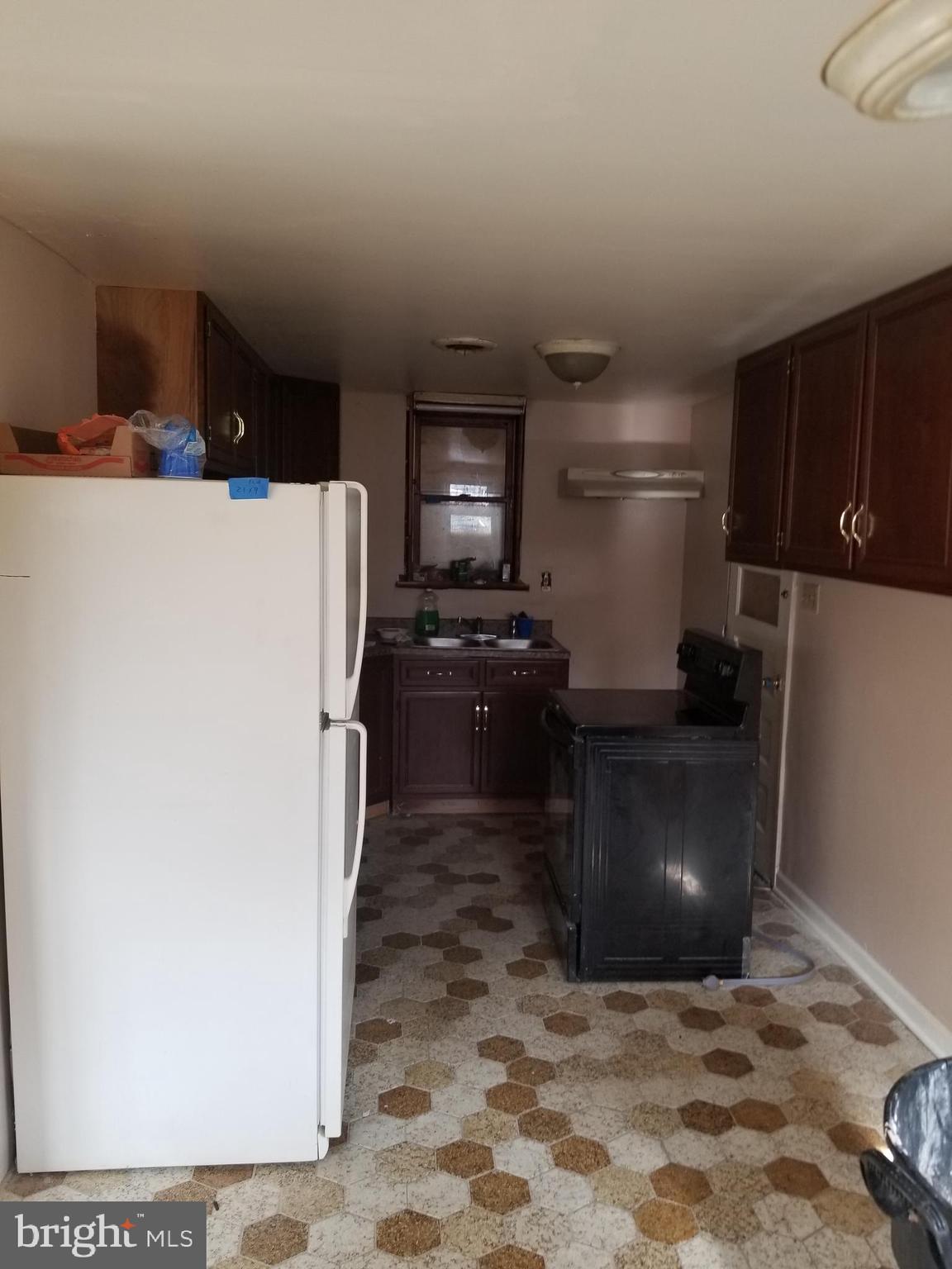 27 East Line Street Penns Grove, NJ 08069 - Photo 5 of 19