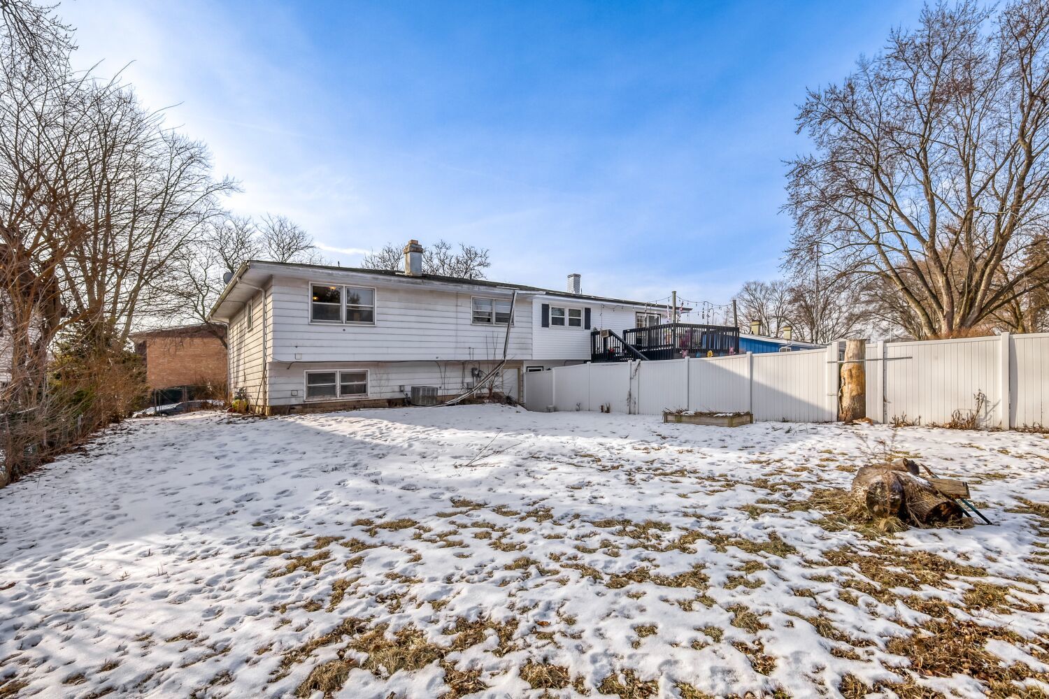 1630 Maple Lane Elgin, IL 60123 - Photo 13 of 21