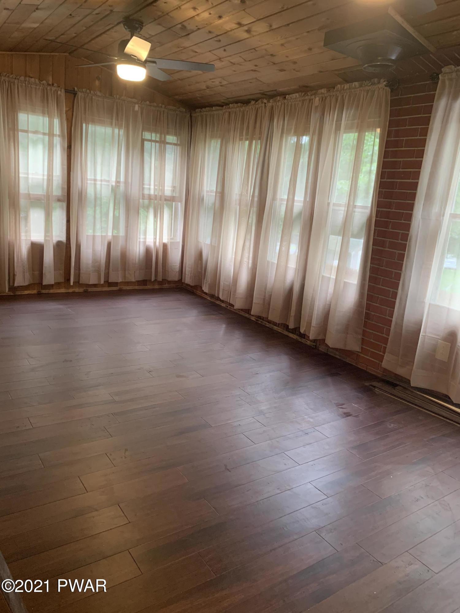 125 Gold Key Road Milford, PA 18337 - Photo 6 of 29 IMG_8074