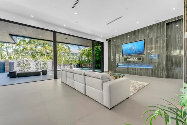 $50,000 | 2401 Northeast 13th Street, Fort Lauderdale, FL 33304