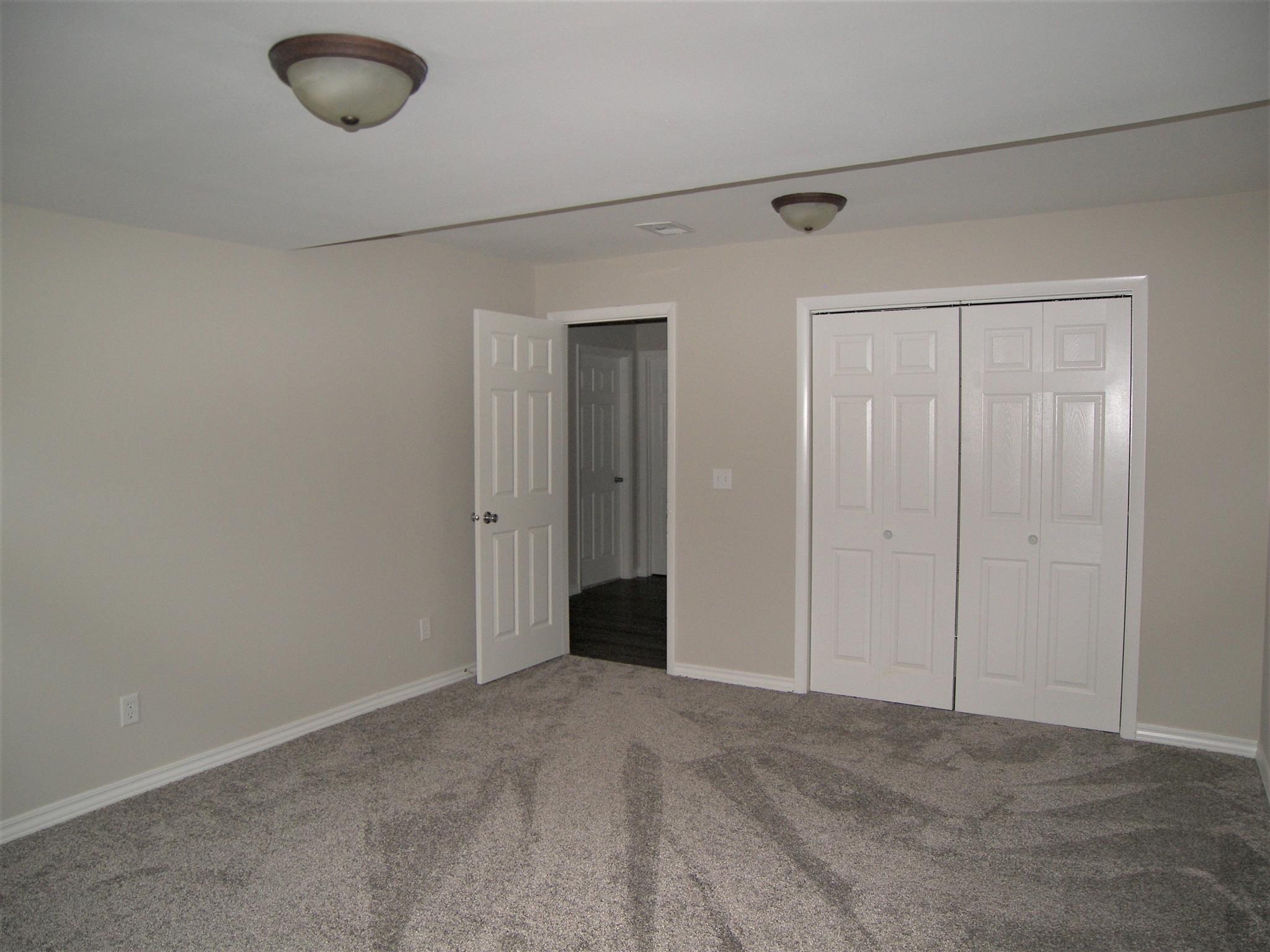 1708 Monroe Street Rochester, IN 46975 - Photo 22 of 36
