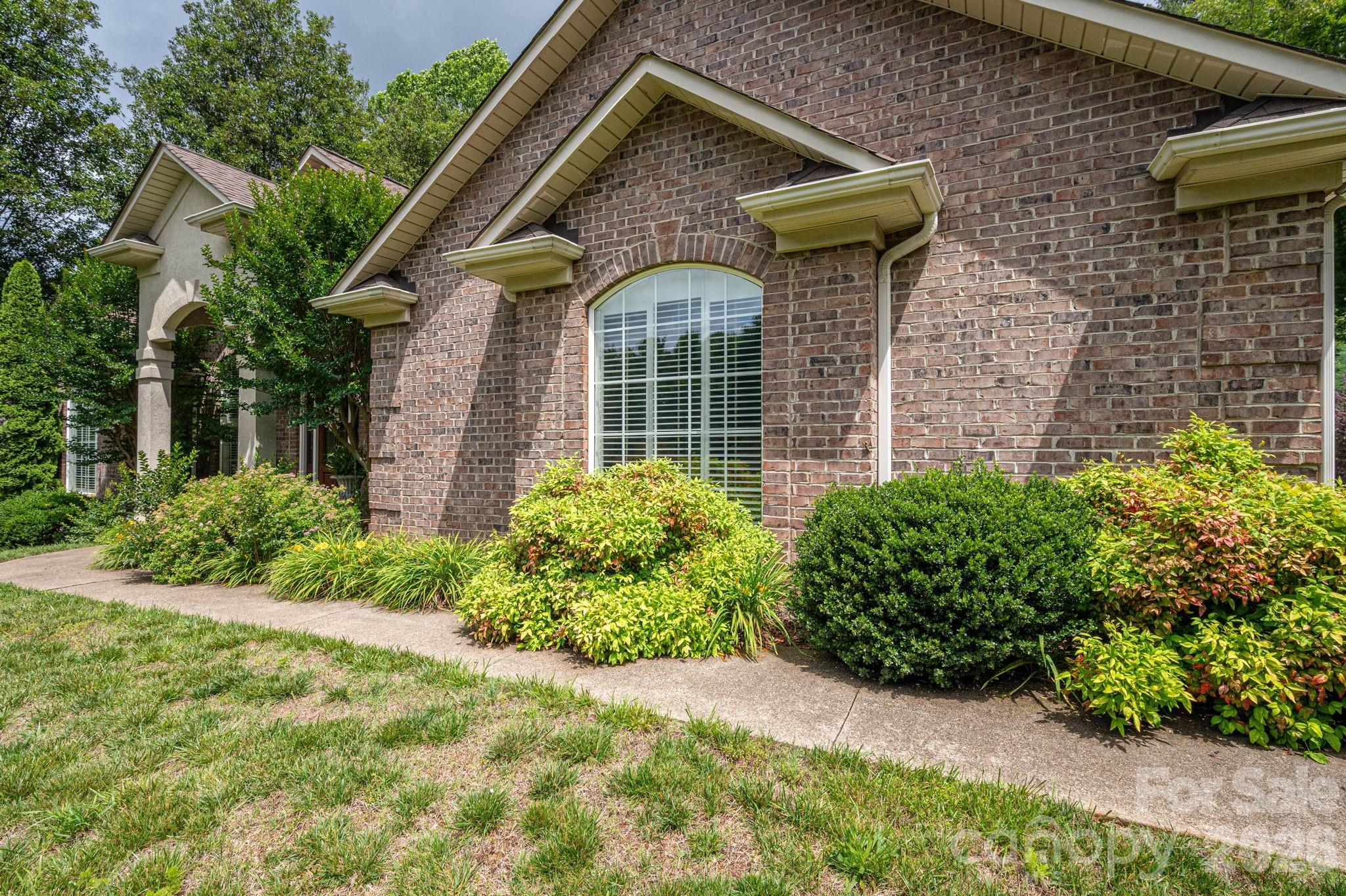 116 28th Avenue Northwest Hickory, NC 28601 - Photo 5 of 48