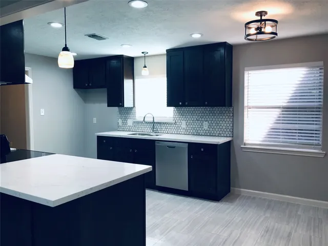 $2,050 | 3110 Springhill Drive, Missouri City, TX 77459