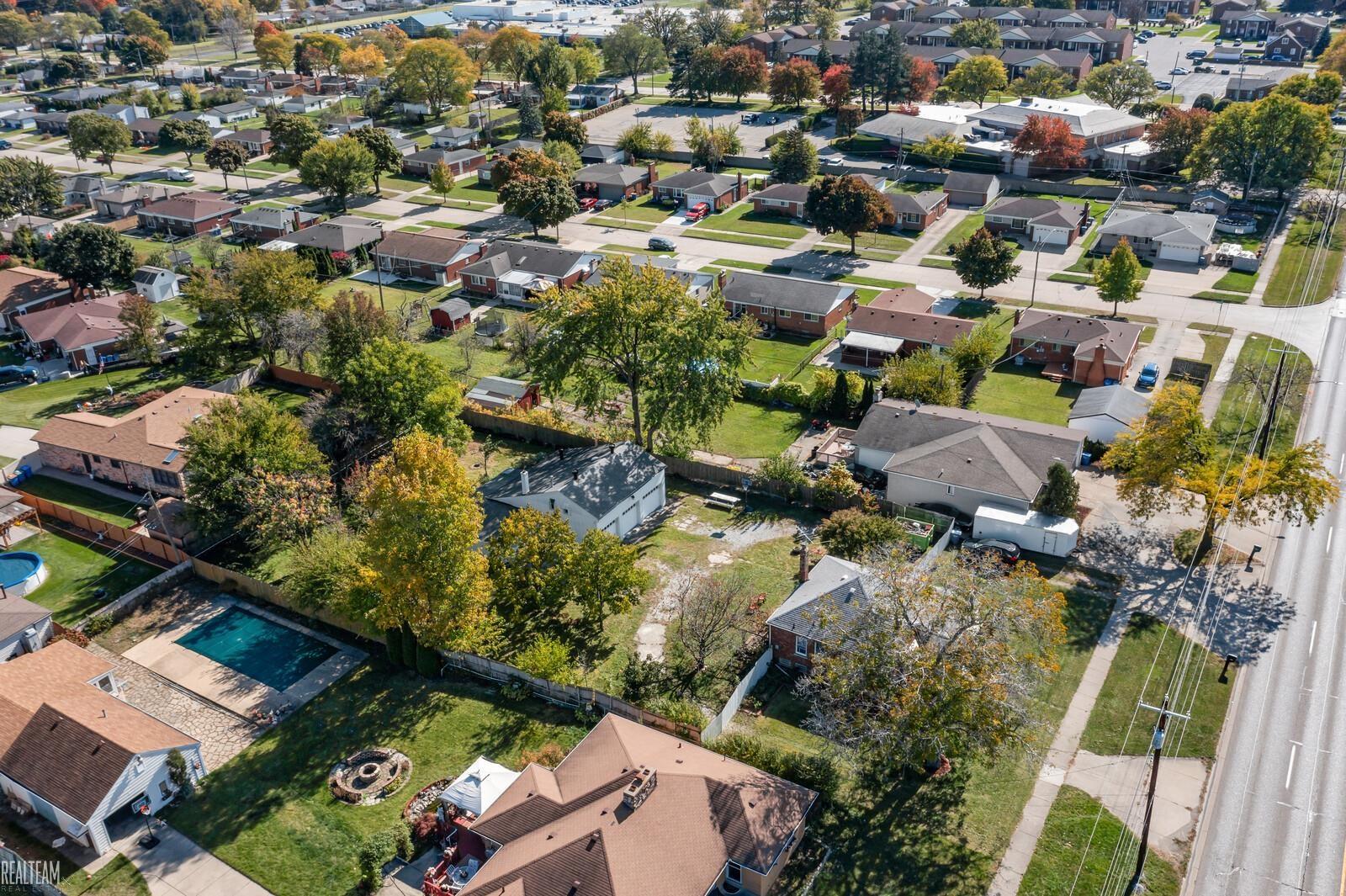32100 Schoenherr Road Warren, MI 48088 - Photo 4 of 52 50164253-108FCB4E-5FAC-455D-98DB-CC63BA34690D.JPG