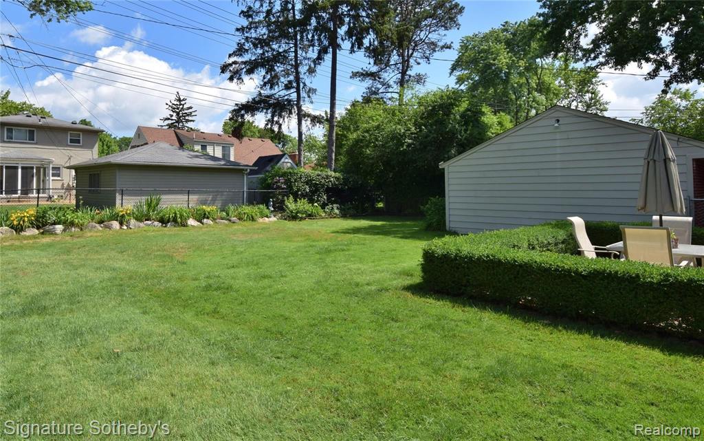17190 Beverly Road Beverly Hills, MI 48025 - Photo 21 of 23