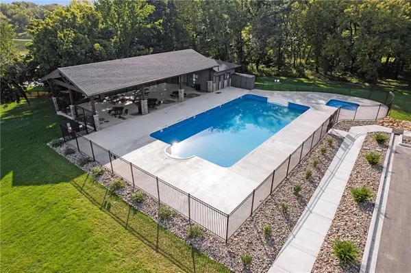 $155,000 | 10127 Countryside Drive, Kansas City, KS 66109