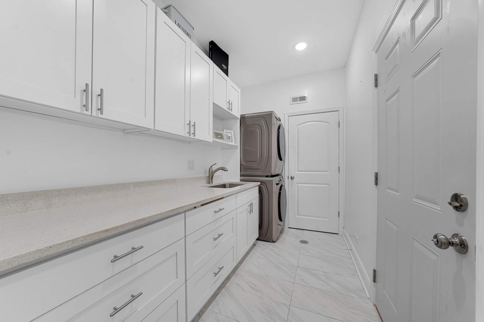 228 Juneway Terrace Lake Bluff, IL 60044 - Photo 14 of 24