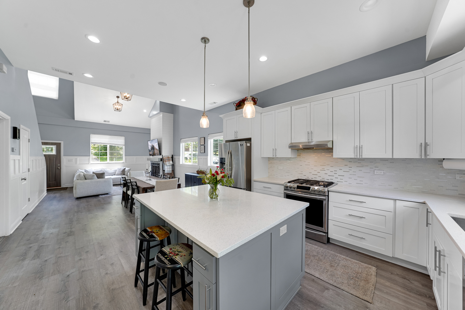 228 Juneway Terrace Lake Bluff, IL 60044 - Photo 8 of 24