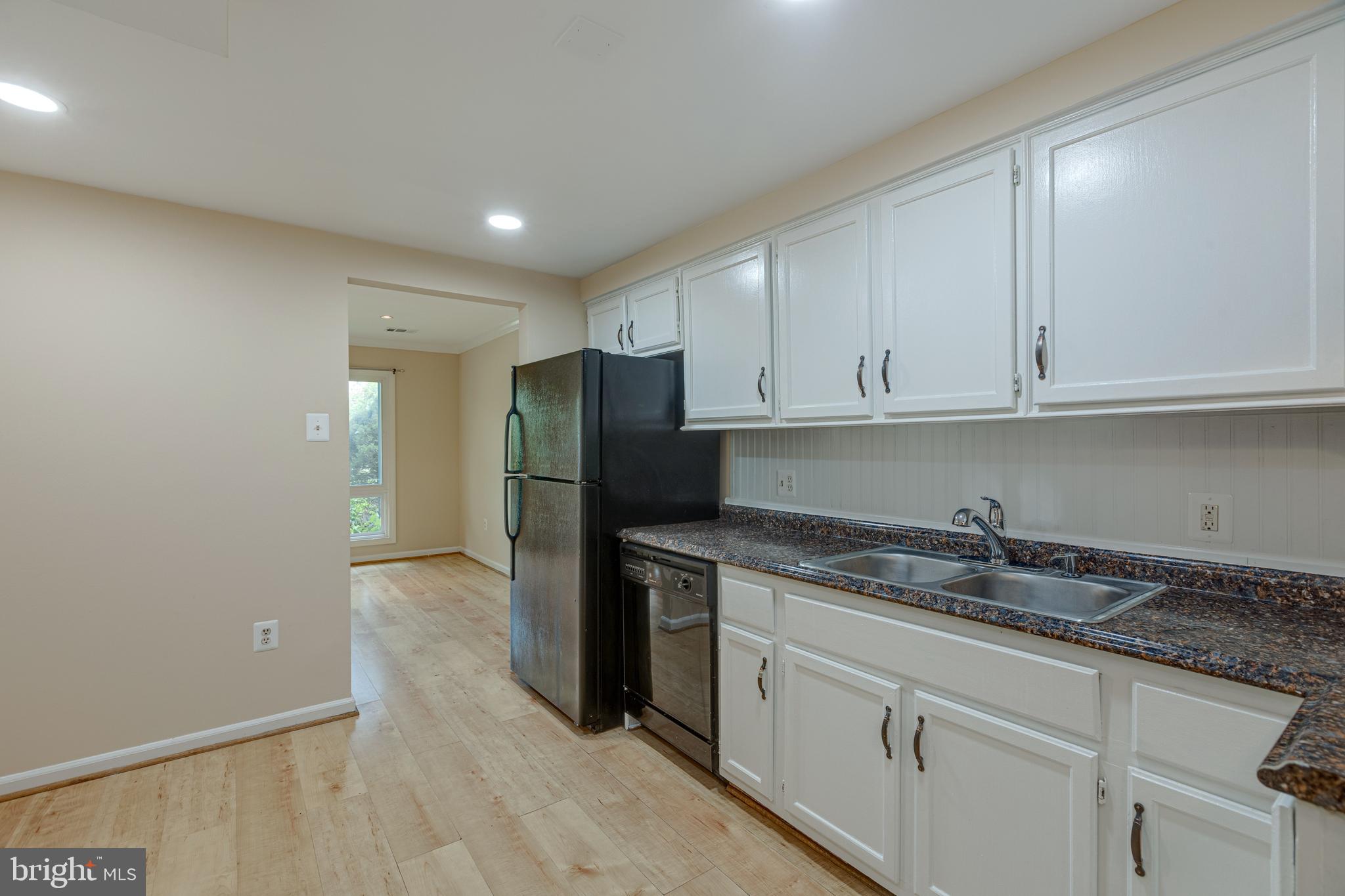 188 North Cottage Road Sterling, VA 20164 - Photo 11 of 35 Kitchen