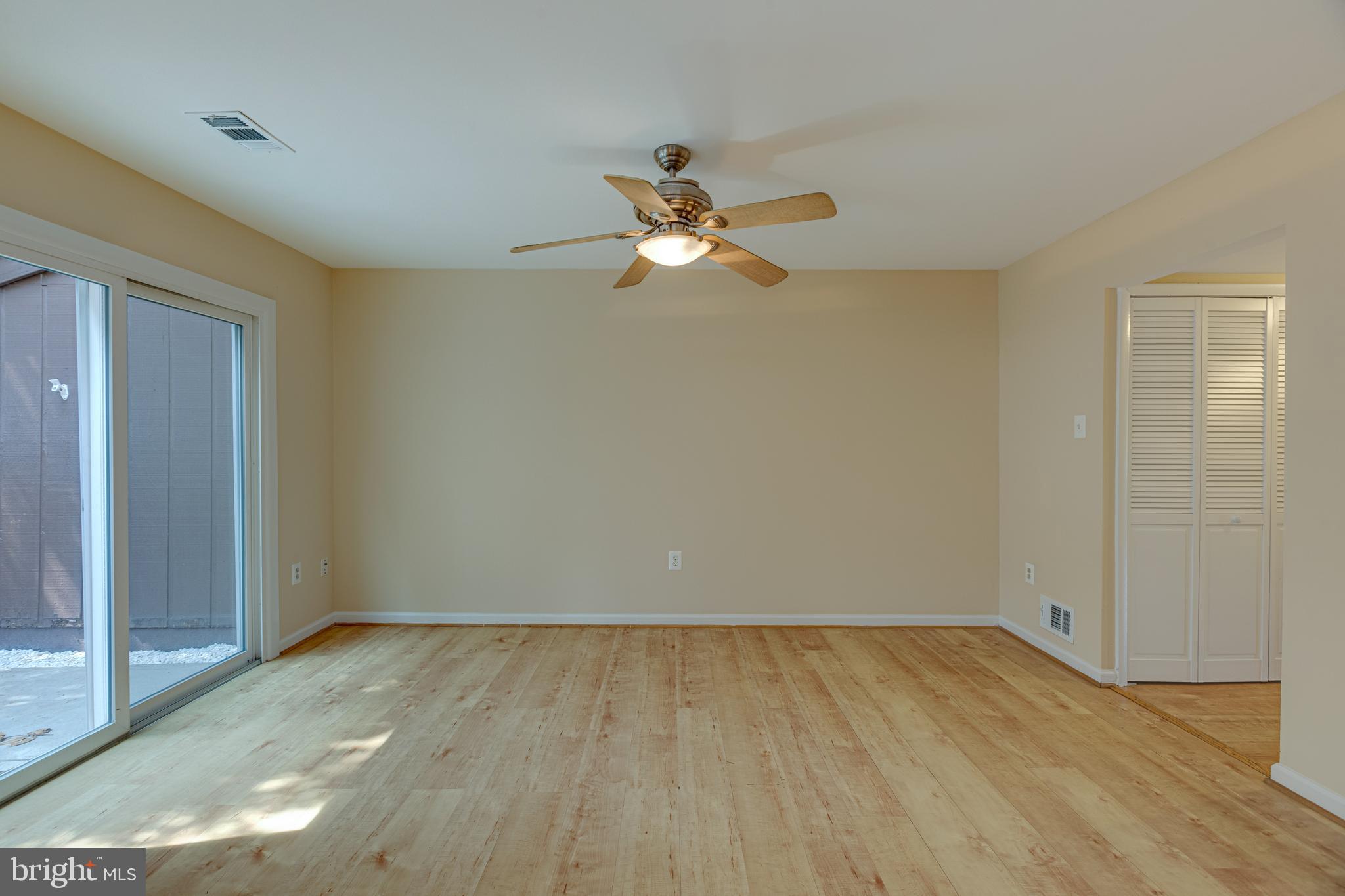 188 North Cottage Road Sterling, VA 20164 - Photo 16 of 35 Family room
