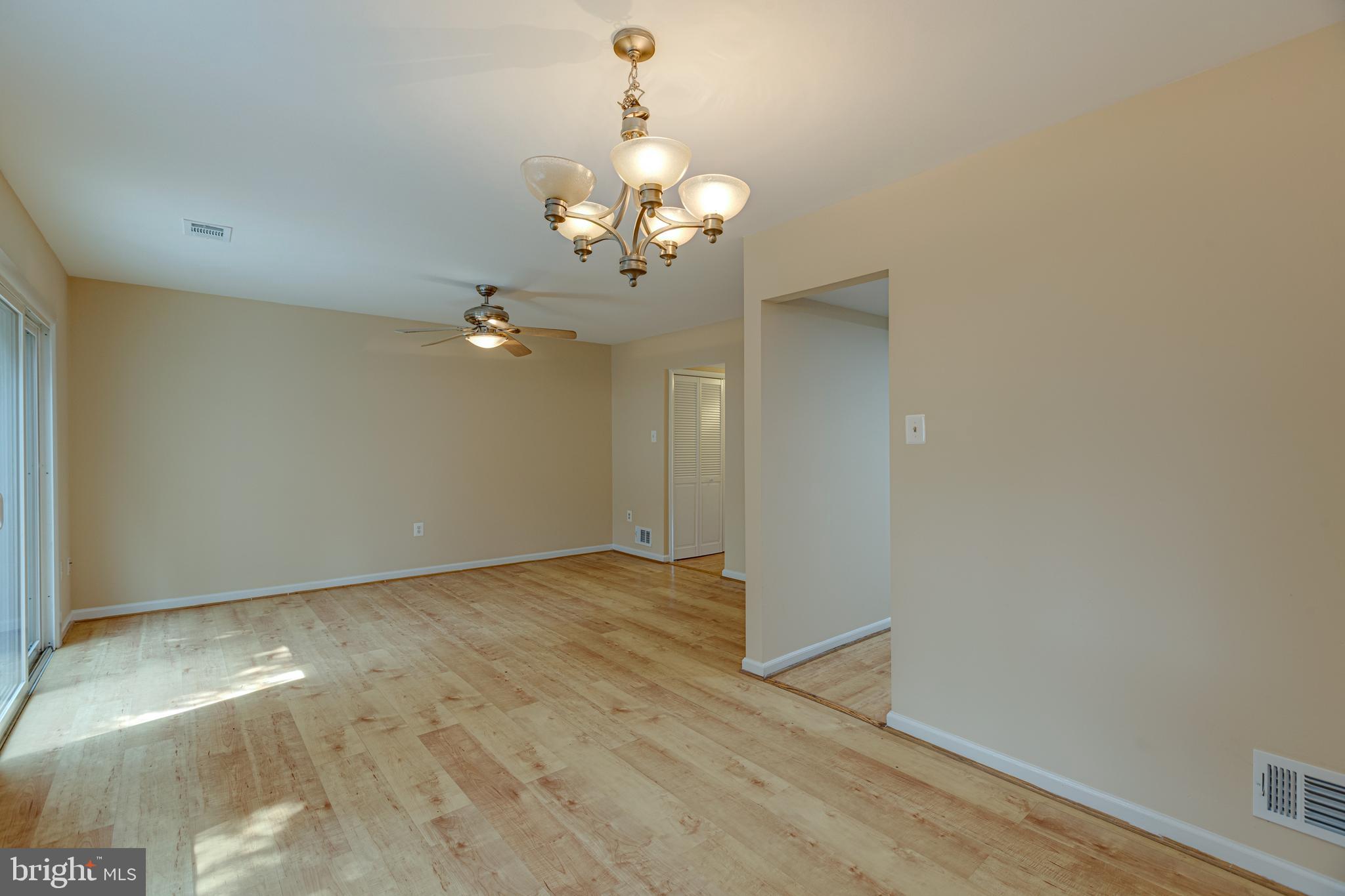 188 North Cottage Road Sterling, VA 20164 - Photo 19 of 35 Family & dining room