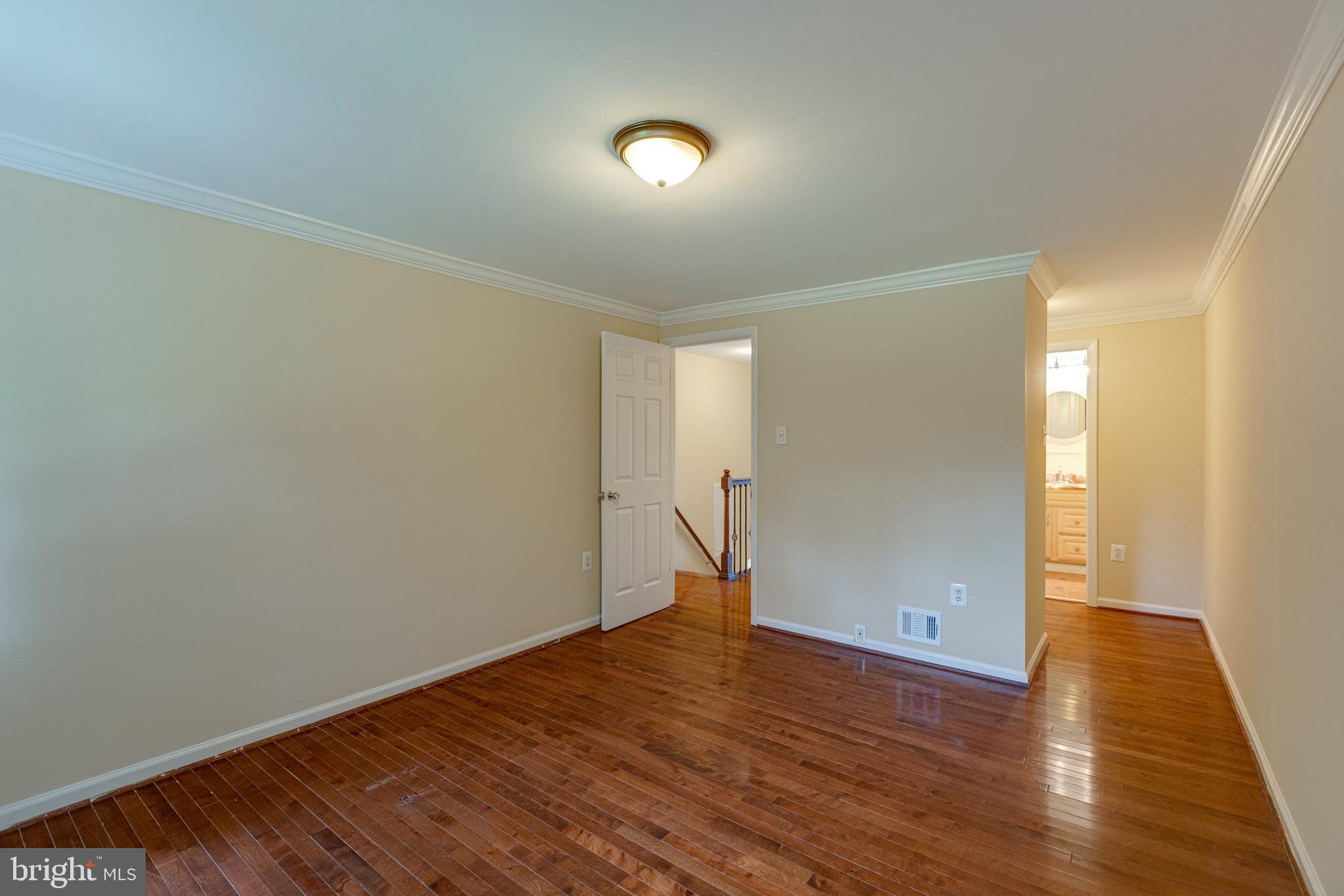 188 North Cottage Road Sterling, VA 20164 - Photo 24 of 35 Master bedroom
